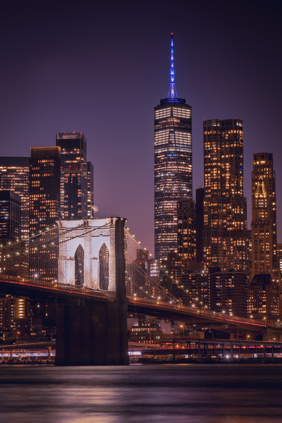 Brooklyn Bridge – NYC Night Skyline with One World Trade Center